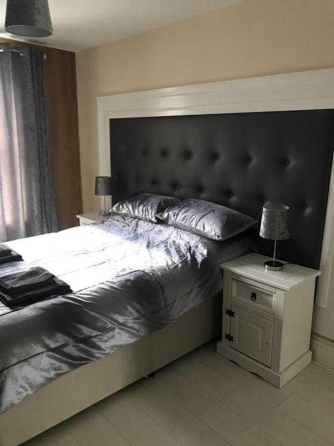 Sandy Pad'S Apartments Рил Екстериор снимка