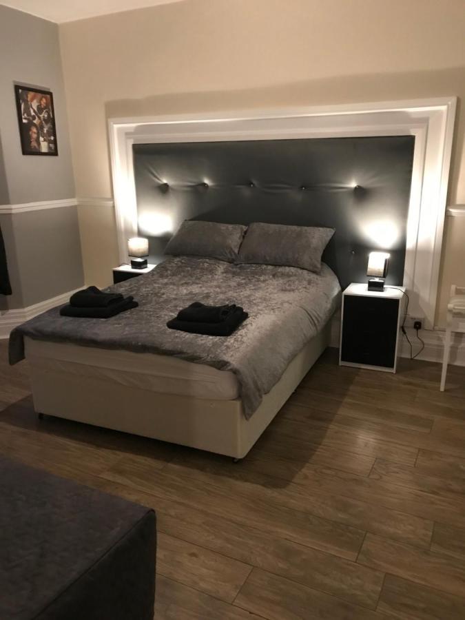 Sandy Pad'S Apartments Рил Екстериор снимка